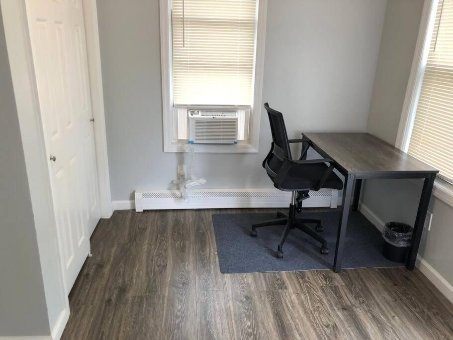 Private 2-Bedroom With Free Parking And Direct Bus To Nyc Manhattan Only 2 Blocks Away Linden Exterior photo